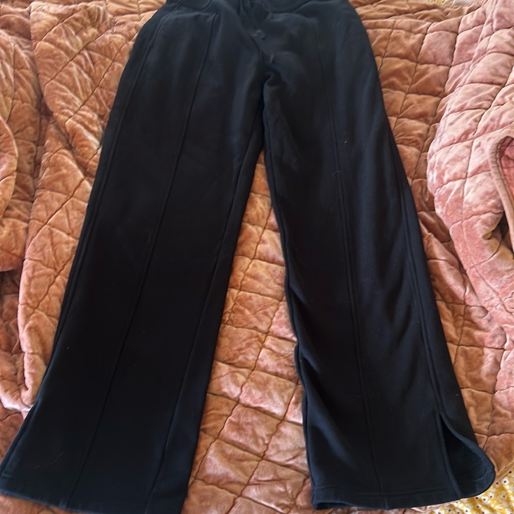 Alo black sweatpants